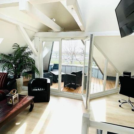Luxury Rooftop Loft With River View 10Min To City Lejlighed Düsseldorf Eksteriør billede
