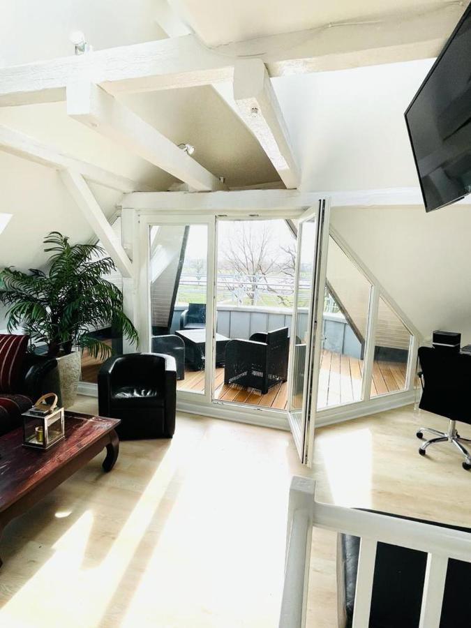 Luxury Rooftop Loft With River View 10Min To City Lejlighed Düsseldorf Eksteriør billede