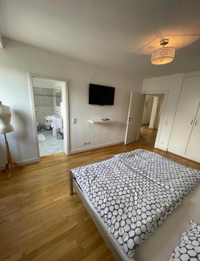 Luxury Rooftop Loft With River View 10Min To City Lejlighed Düsseldorf Eksteriør billede