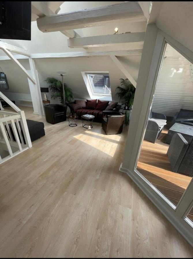 Luxury Rooftop Loft With River View 10Min To City Lejlighed Düsseldorf Eksteriør billede